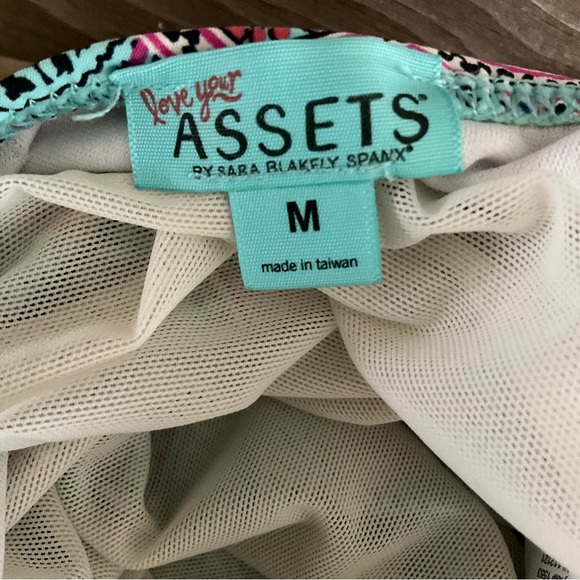 Spanx Love Your Assets by Sara Blakely one-piece swimsuit size medium - Picture 7 of 8